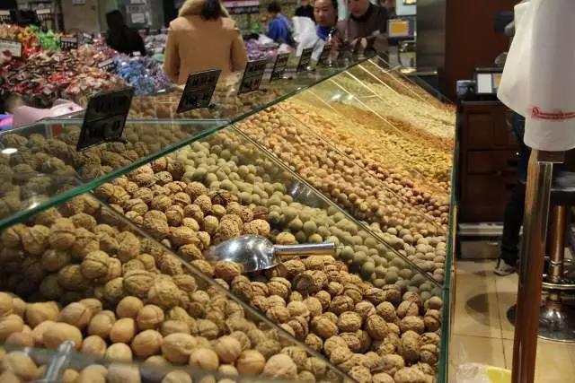 顆粒自動包裝機(jī) 推動預(yù)包裝食品行業(yè)新飛躍的同時也守護(hù)著家的溫度